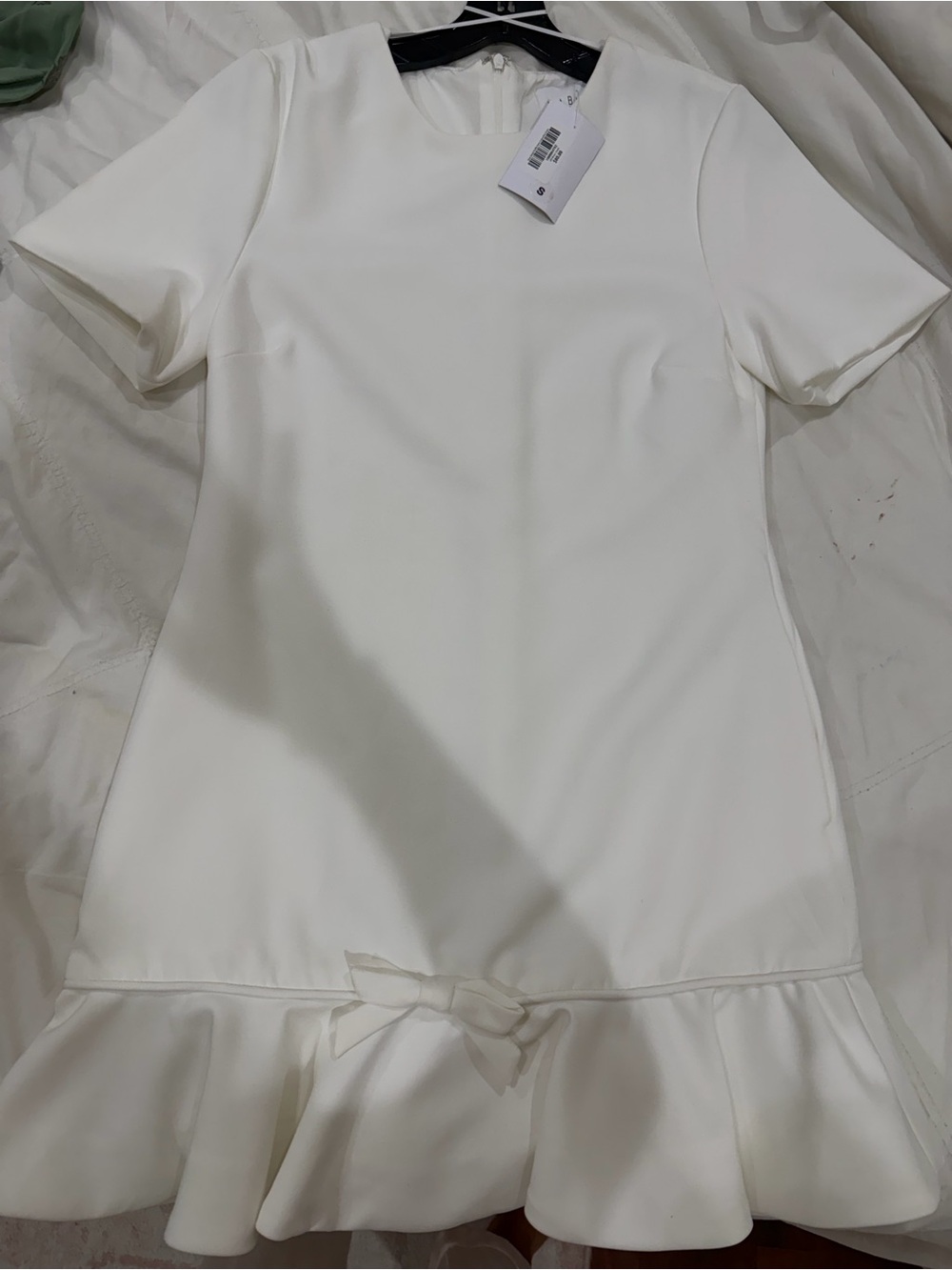 Minimalist White Short Sleeve Ruffle-Hem Mini Dress with Bow